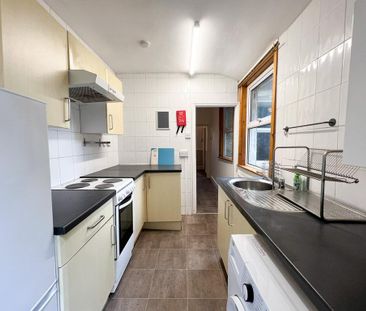 4 bedroom house to rent - Photo 6