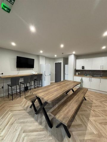 1 bedroom in a house share to rent - Photo 4