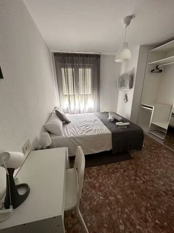 Calle José Iturbi, Málaga, Andalusia 29010 - Photo 4