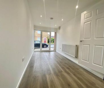 3 bedroom end of terrace house to rent - Photo 6