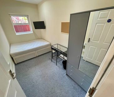 4 Bed Flat, Pomona Street, L3 - Photo 3