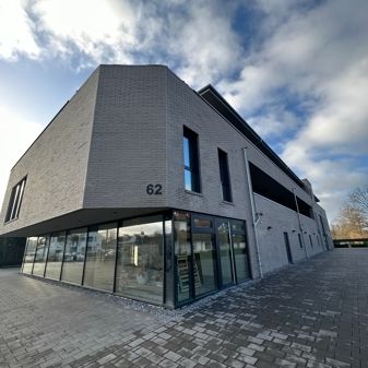 Hochwertige Neubau-Wohnung, exklusive Ausstattung, mit Balkon & Fahrstuhl, in Hennen, zu vermieten - Foto 1