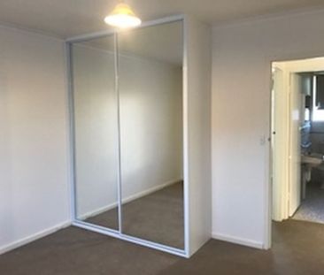 Two bedroom unit in quiet location - Photo 5