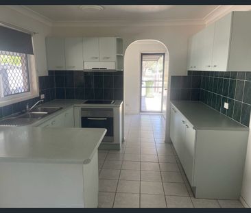 38 Albert Street, Goodna, Qld 4300 - Photo 6