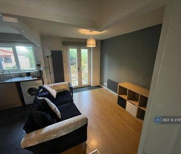 Studio to rent - Photo 1