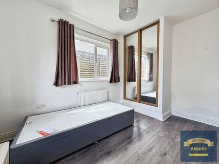 Greenstead Road, Colchester - Photo 3