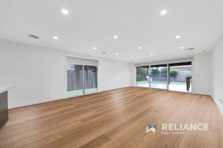 “Live Easy, Save Big – Family Home with 6.6kW Solar!” - Photo 3