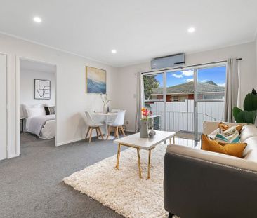 Renovated Brick & Tile 2BR Home in Bucklands Beach - Photo 5