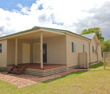 Quaint Cottage - Fantastic Location - Photo 5