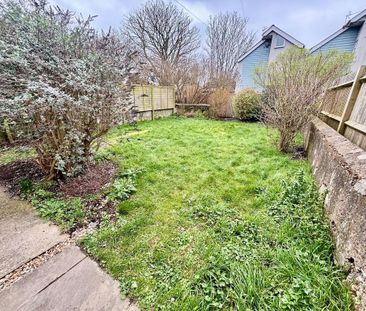 2 bedroom end of terrace house to rent - Photo 3