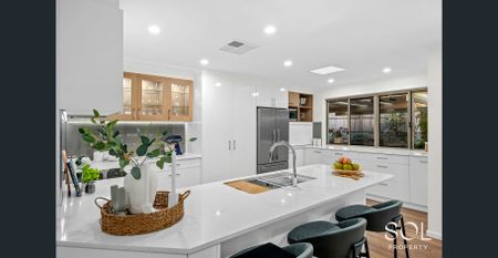 SPEND CHRISTMAS DAY BY THE POOL! - Photo 4