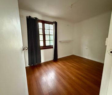 Neat & Tidy 3 Bedroom Home - Photo 2