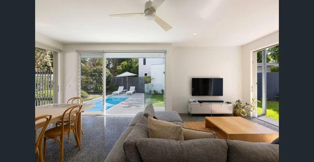 4 bedroom 5 bathroom house - Photo 1