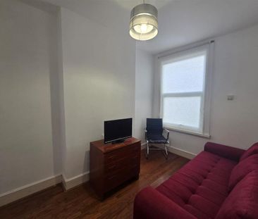 4 bedroom terraced house to rent - Photo 1