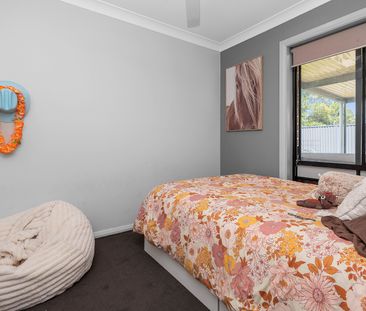 WONDERFUL 4 BEDROOM HOME! - Photo 1