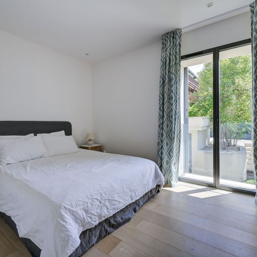 Location Maison Aix-en-Provence 7 Pièces 278 m² - Photo 1