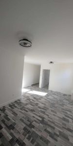 3 1/2 disponible maintenant - Photo 3