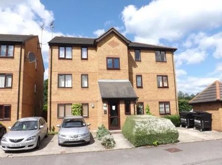 1 Bed Flat, Bream Close, N17 - Photo 4