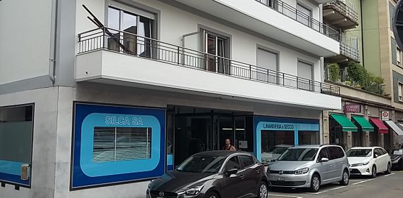 Lugano Centro, appartamenti 3.5 locali, totalmente ristrutturati - Photo 2