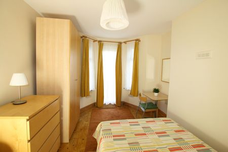 4 Bed Flat, Huddlestone Road, NW2 - Photo 3