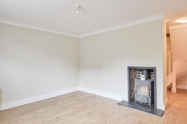 2 bedroom end of terrace house to rent - Photo 1