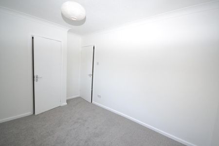 3 bedroom detached house to rent - Photo 3