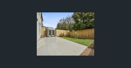 Three Bedroom Townhouse - Photo 4