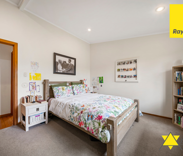 Charming Family Home in Blockhouse Bay - Photo 4