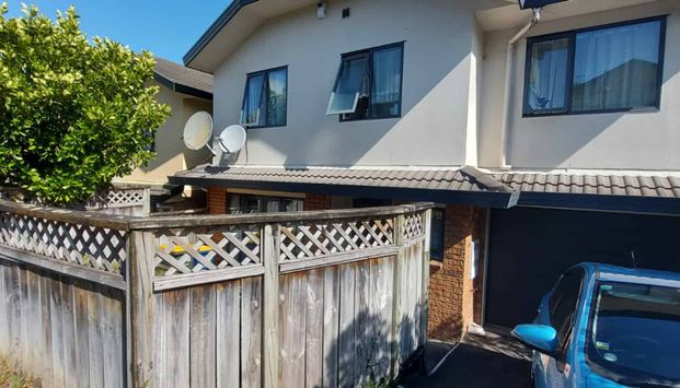 Spacious Family Home in New Lynn - Photo 1