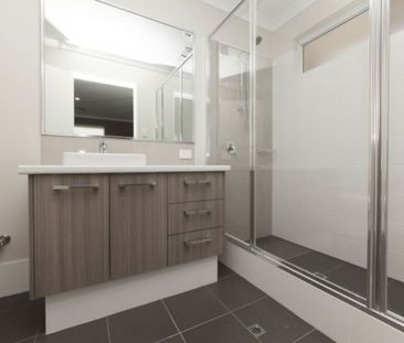 FAMILY HOME - Photo 5
