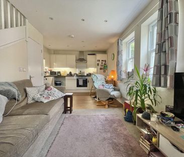 2 bedroom end of terrace house to rent - Photo 1