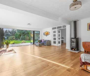 4 bedroom detached house to rent - Photo 1