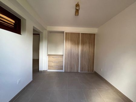 Location Maison 98.31m² 4 pièces Fort de france - Photo 2