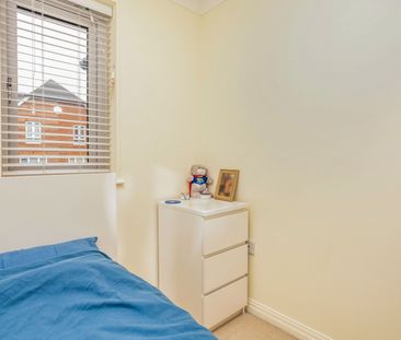 2 bedroom house to rent Dairy Court, Burgess Hill, West Sussex, RH15 - Photo 2