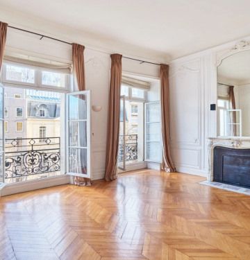 Appartement • Triangle d'Or - Photo 1