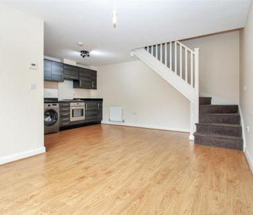 2 bedroom terraced house to rent - Photo 2