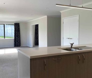 Family Home on Martha Clarke - Photo 4