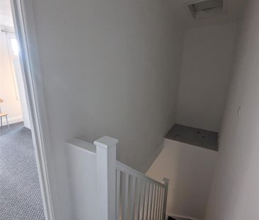 1 Beds - Apartment - - Photo 2