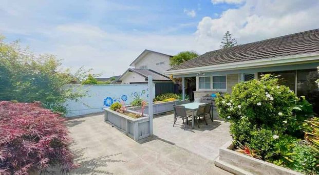 Sunny 4 Bedroom - Photo 1