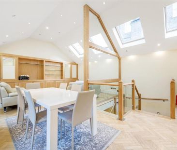 3 bedroom mews to rent - Photo 2