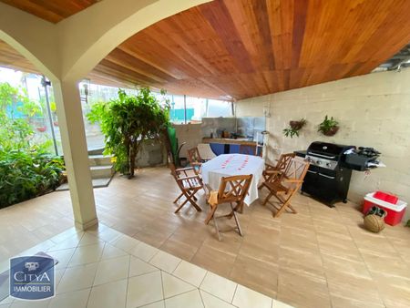 Location Appartement 5 pièces 100m² STE CLOTILDE 97490 - Photo 5