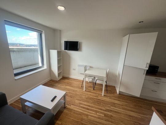 Studio Flat, Salford, M6 - Photo 1