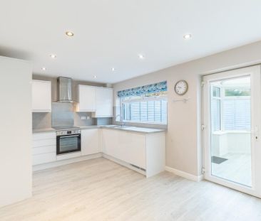 3 bedroom end of terrace house to rent - Photo 5