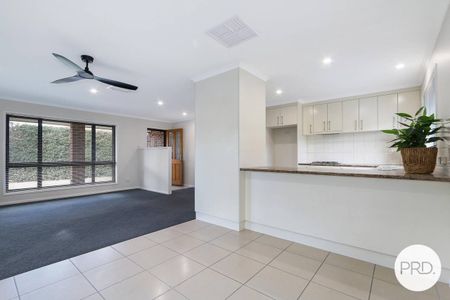 6 MONTH LEASE ONLY! - Photo 2