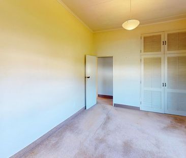 Westmere - 3 Bedrooms - Photo 3