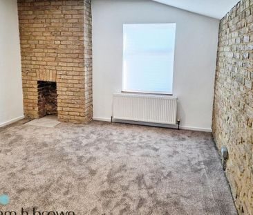 London Road - Photo 2