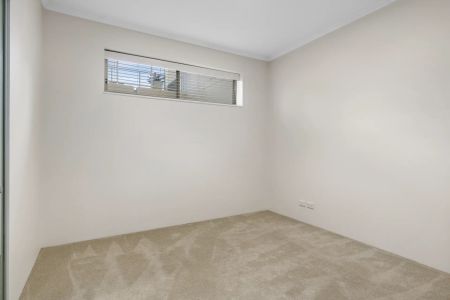 Waterfront Three Bedroom Apartment - Photo 5