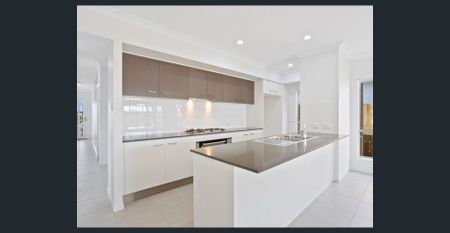 Near New Family Home Surrounded by Fabulous Outdoor Spaces in Harmony Estate. - Photo 3