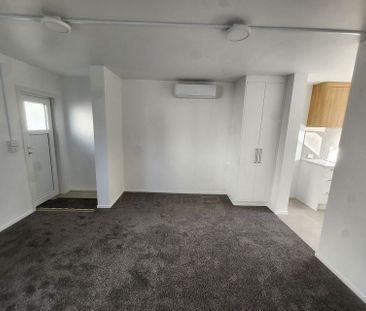 2-Bedroom Flat – Fully Renovated & Move-In Ready! - Photo 3