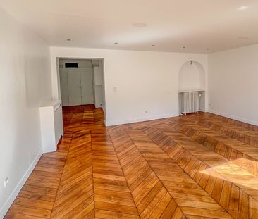 Appartement ancien de 130 m² à Paris - Photo 4